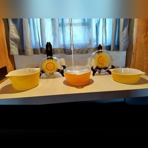 Vintage 1960s Pyrex Daisey/Sunflower 6 Piece Casserole Set W/Pyrex lids